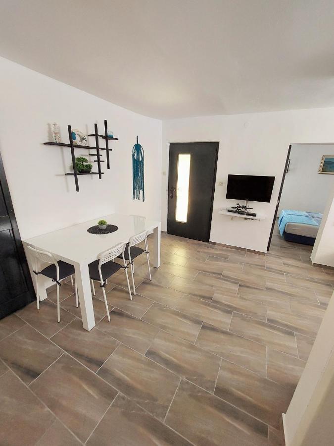 Apartments Maltasic Vir Zewnętrze zdjęcie