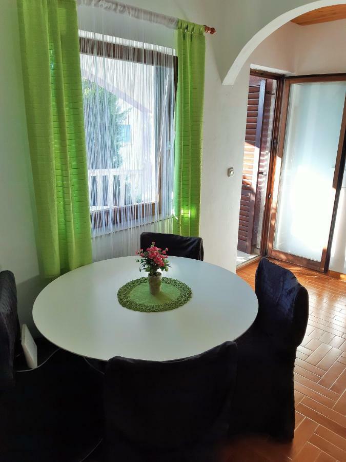 Apartments Maltasic Vir Zewnętrze zdjęcie