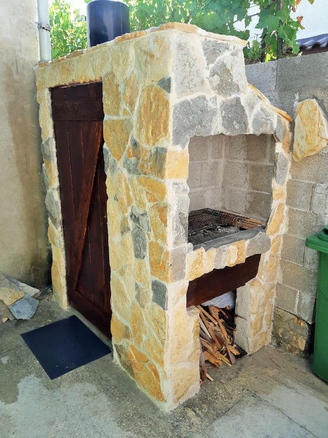 Apartments Maltasic Vir Zewnętrze zdjęcie